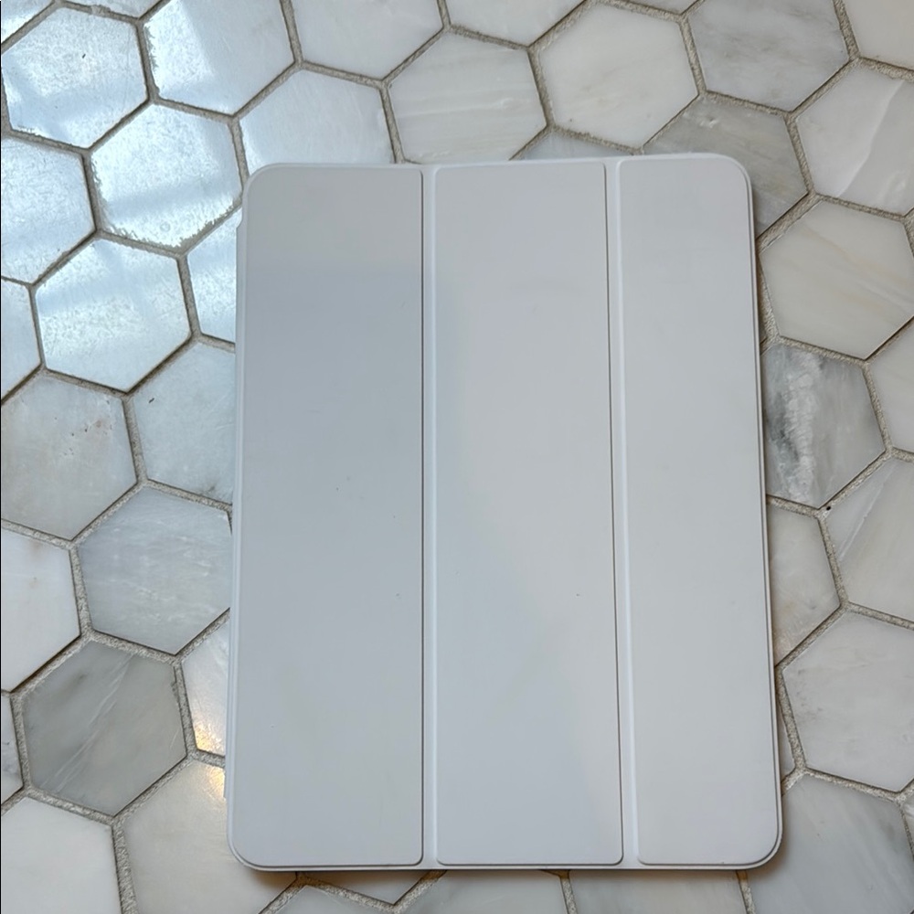 Apple Smart Folio in white